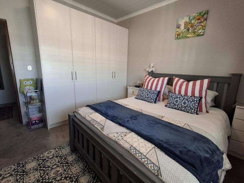 3 Bedroom Property for Sale in Britannia Bay Western Cape